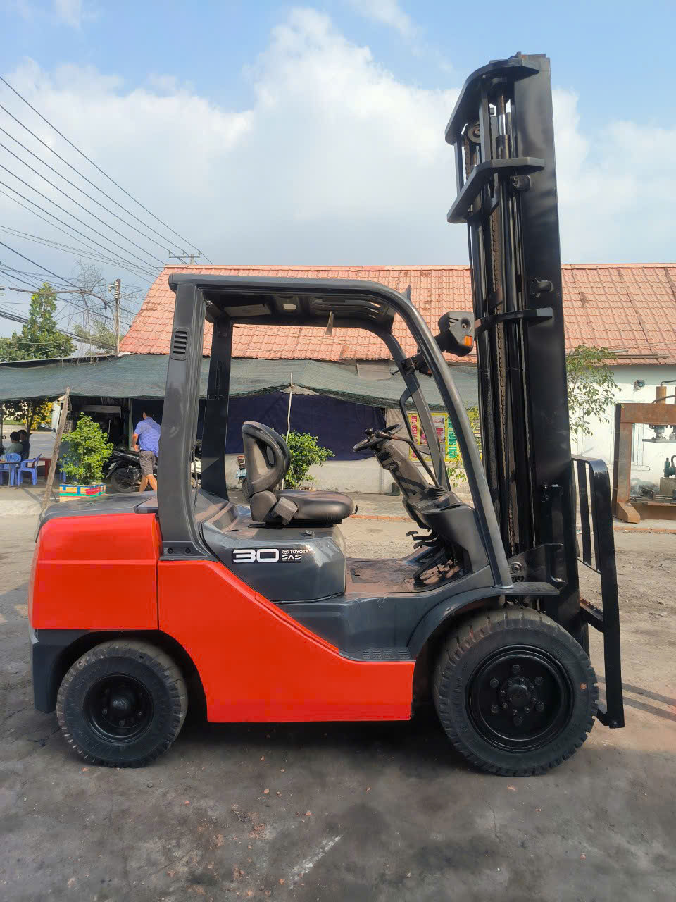 xe nâng tuấn khôi